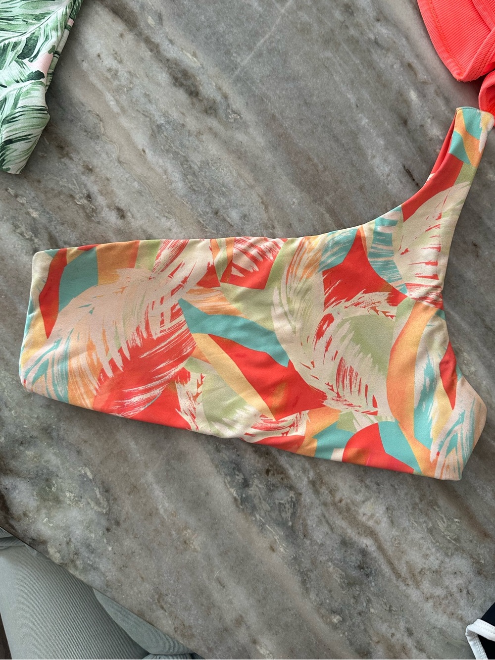 Skatie One-Shoulder Tropical Print size M